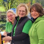 Schmankerlmarkt im Kreisobstlehrgarten Neukirchen bei Bogen mit Bayerwoid- Burger, Schupfnudeln, Bratwurstsemmeln, Kuchen, Torten, Kaffee und kalten Getränken