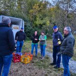 Schmankerlmarkt im Kreisobstlehrgarten Neukirchen bei Bogen mit Bayerwoid- Burger, Schupfnudeln, Bratwurstsemmeln, Kuchen, Torten, Kaffee und kalten Getränken